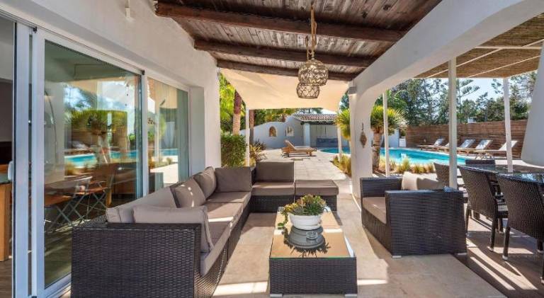 House with private pool, terrace & barbeque — photo 3