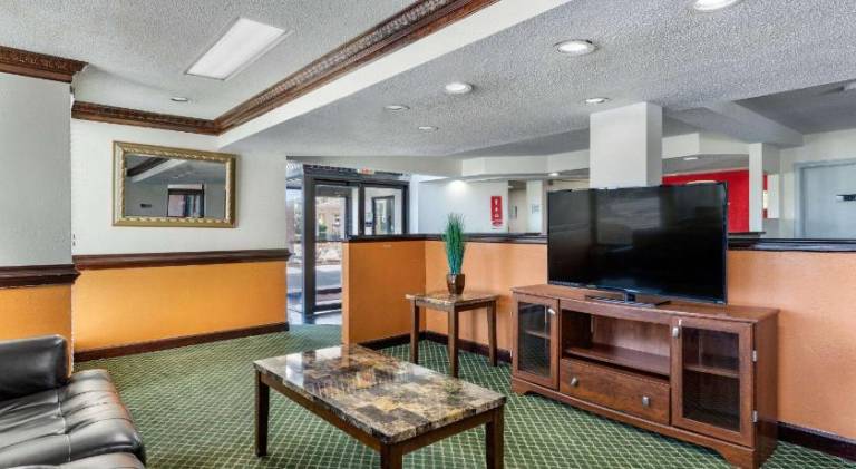 Econo Lodge Florence - Darlington — photo 2