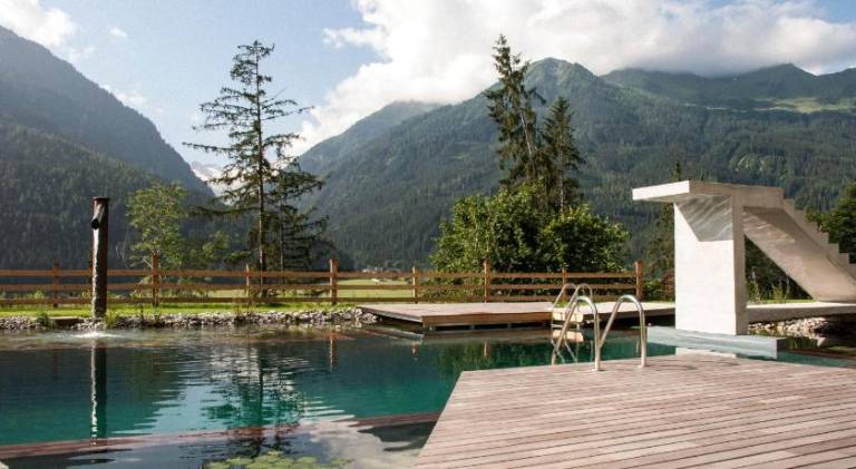 Vacation home with garden, patio & pool | Dogs allowed — photo 2