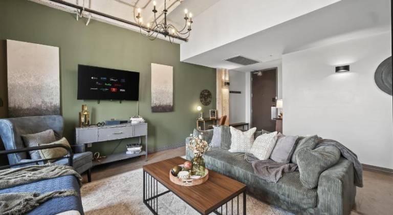 Apartment with pool | Next to Pioneer Park | Pets are welcome — photo 2