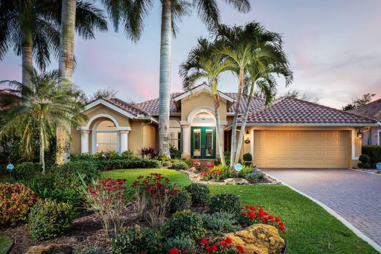 House  Naples