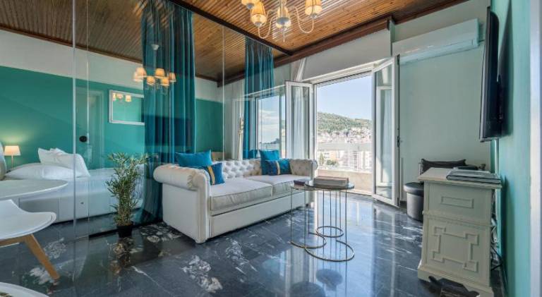 Lovely holiday apartment with jacuzzi & terrace | Beach nearby | Pets allowed — photo 2