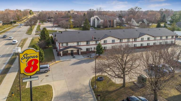 Super 8 By Wyndham Ankeny/Des Moines Area in Ankeny, IA