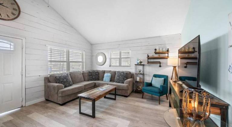 Jamaica Beach home with private pool, close to beach — photo 4
