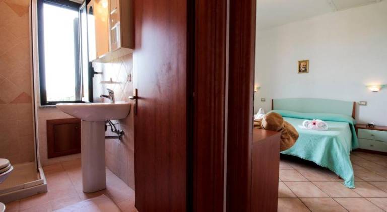Serviced apartment with garden & terrace | Pet-friendly — photo 2