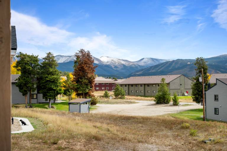 Children-friendly condo with fast internet & hot tub | Mountain view | Pets allowed — photo 5