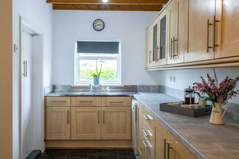 Children-friendly cottage with patio & garden | Dogs allowed — photo 5