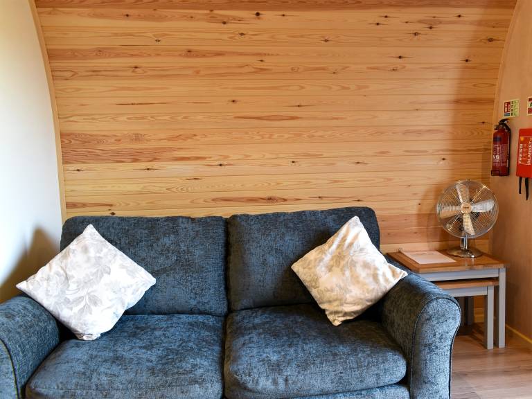 Child-friendly lovely cottage with yard | Pets allowed — photo 4