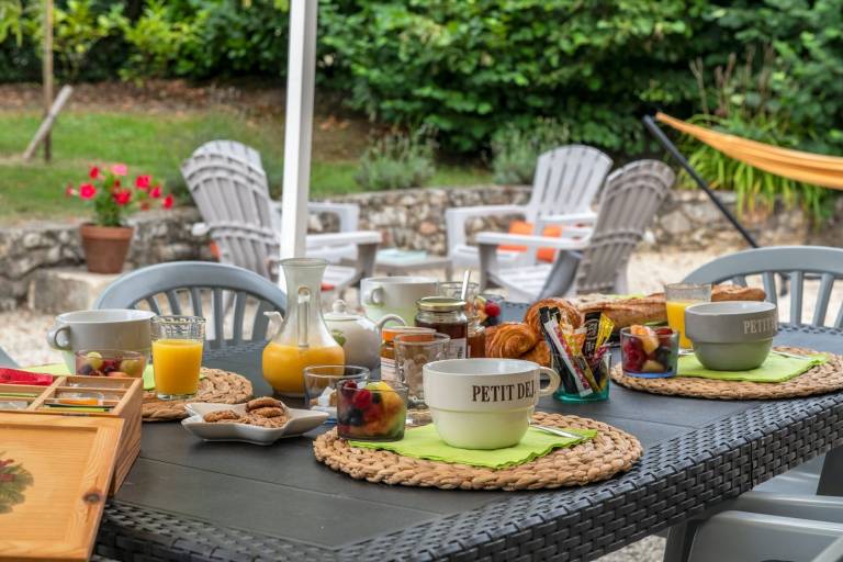 La Jandrine – Charming House with Private Heated Pool and Large Enclosed Garden — photo 4