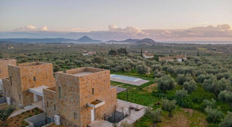 Lovely villa with private pool, yard & terrace | Pets are welcome in Trifylia