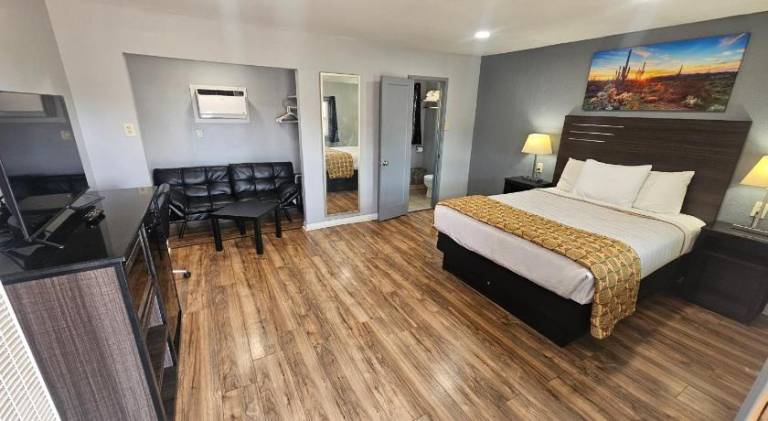 Travelers Inn — photo 2