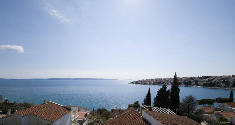 Apartment with barbecue & patio | Sea view — photo 5