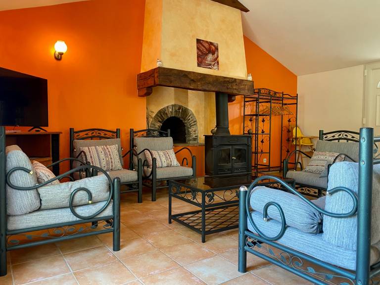 Countryside Retreat: Cozy 3-Bed Gîte with Garden, Terrace & Petanque near Pornic — photo 4