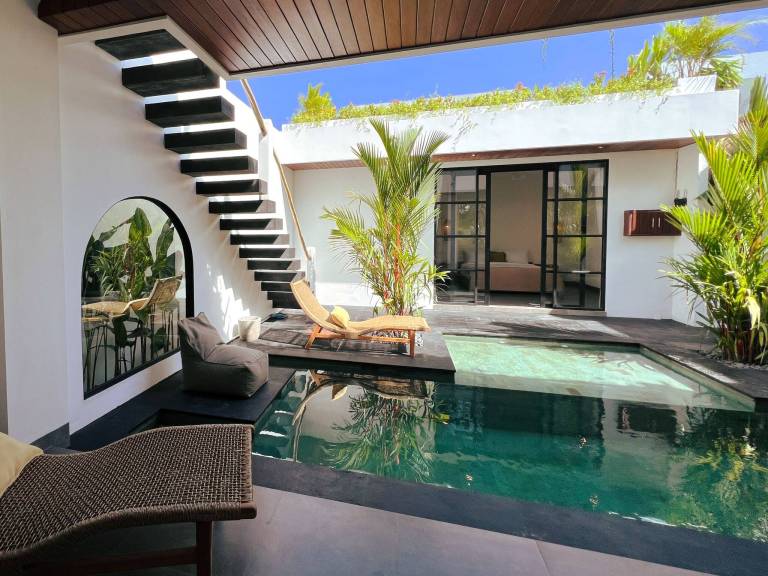 Villa with yard, patio & private pool | Mountain view — photo 5