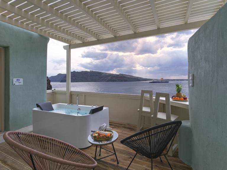 Cocoon Suite 1 Queen Bed Jetted Tub Sunset Sea View