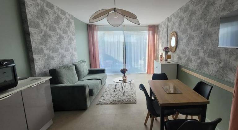 Beautiful holiday apartment with patio | Next to the beach | Pet-friendly in Calvi
