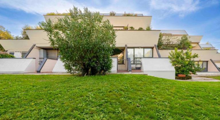 Desenzano - 2' to Station & Lake - Pool, Wifi, AC — photo 4