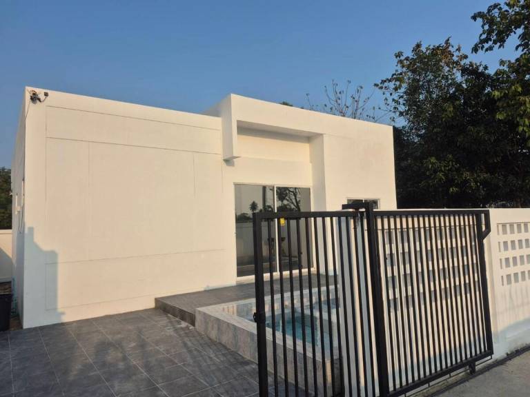 Wonderful vacation home with barbecue & pool | Pet-friendly — photo 5