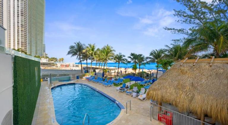 Marenas Beach Resort — photo 3