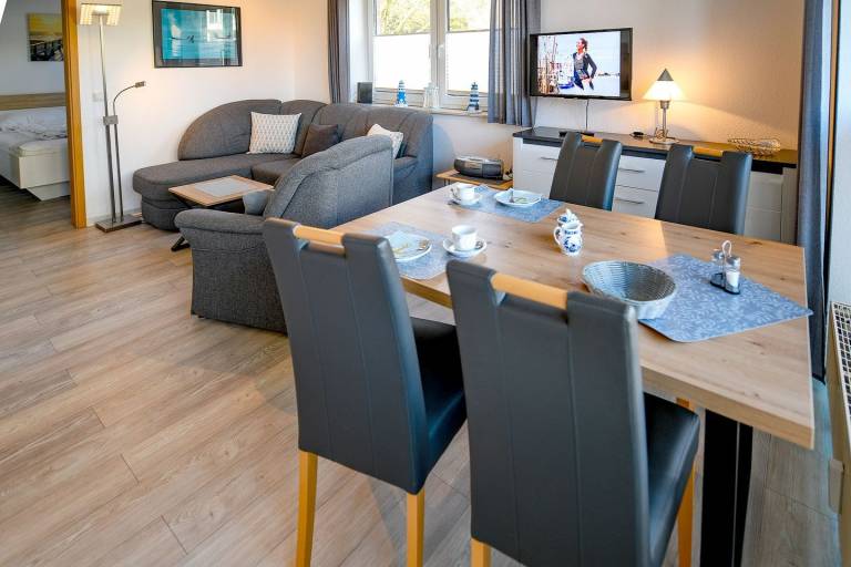HS01 Ferienwohnung Haus Seewind Cuxhaven Strandnah mit Balkon WLAN Parkplatz — photo 4