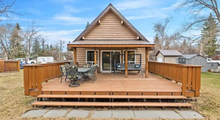 House with 3 rooms for 6 persons in Lacombe, AB