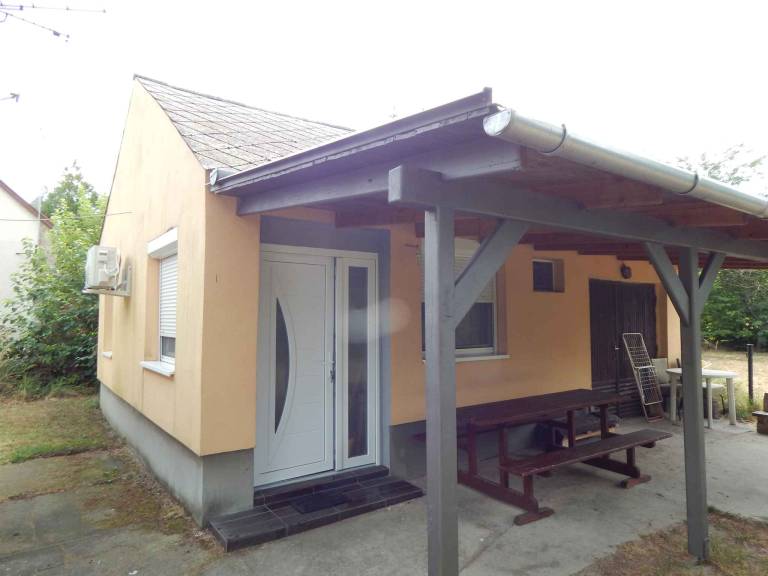 Stúdiólakás Balatonújlak