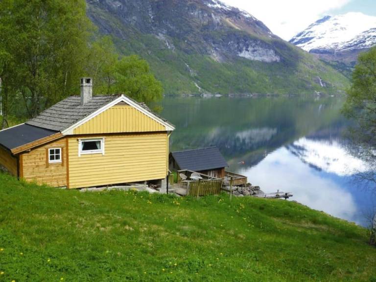 Dom Oppstryn