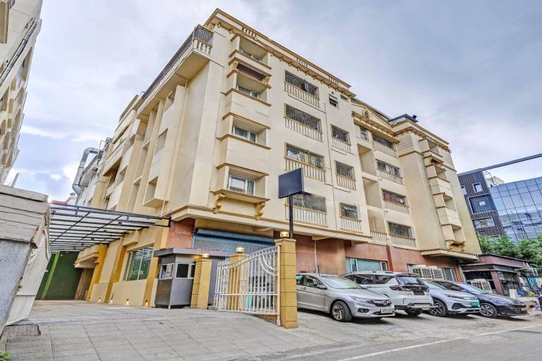 Blossoms Hotel and Service Apartment