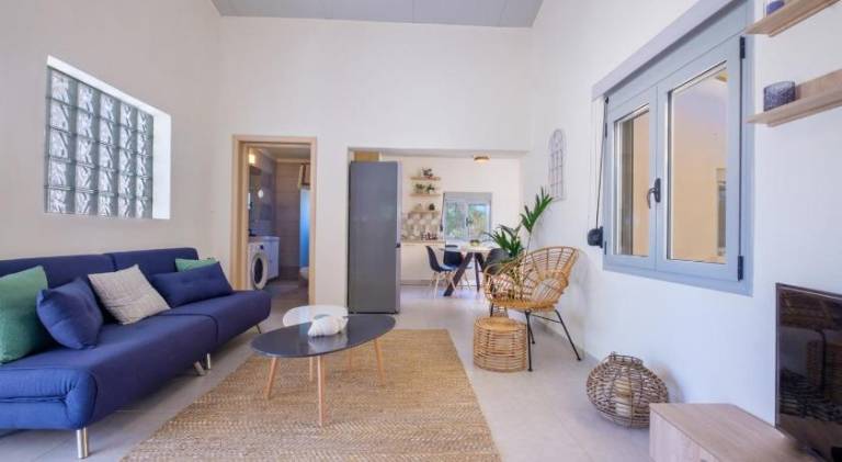 Fully equipped vacation home with grill, patio & garden | Close to the beach | Dogs allowed in Trifylia
