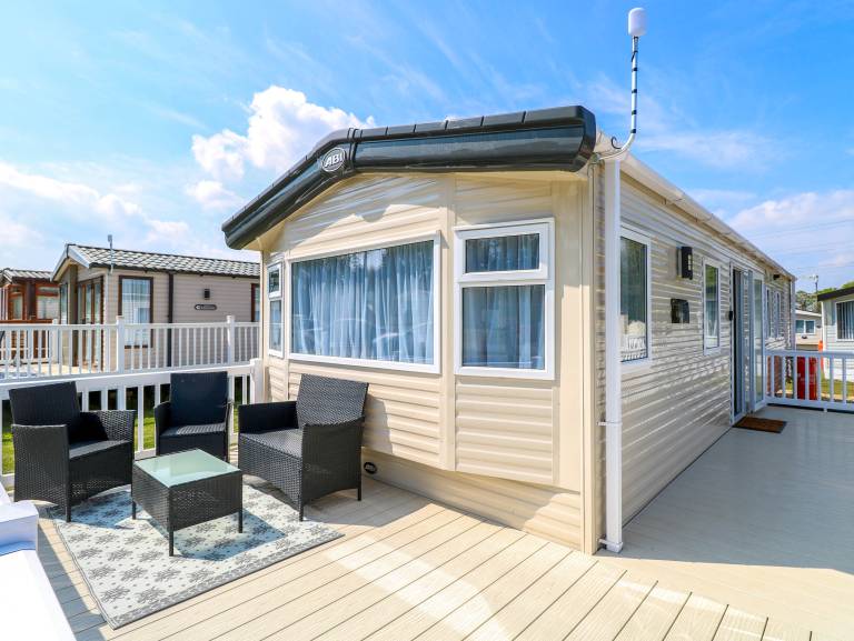 Cottage with pool & sauna in Great Yarmouth