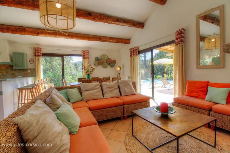 Gite with patio, yard & pool | Mountain view — photo 5