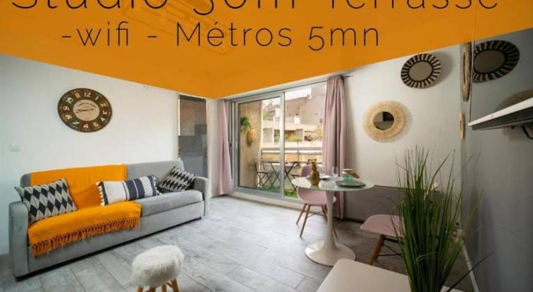 Appartement climatise tout equipe avec balcon au cœur de Marseille in Marseille