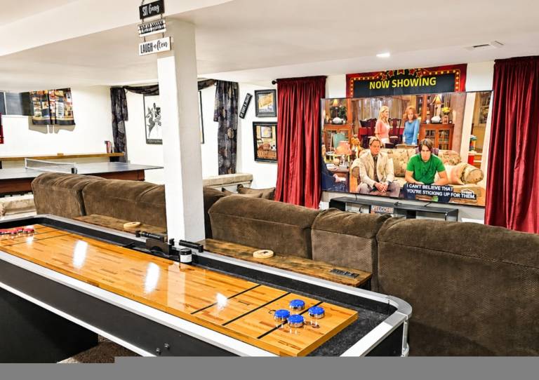 6 Min to FIFA 3BR 3 Ensuites Sauna & Theater