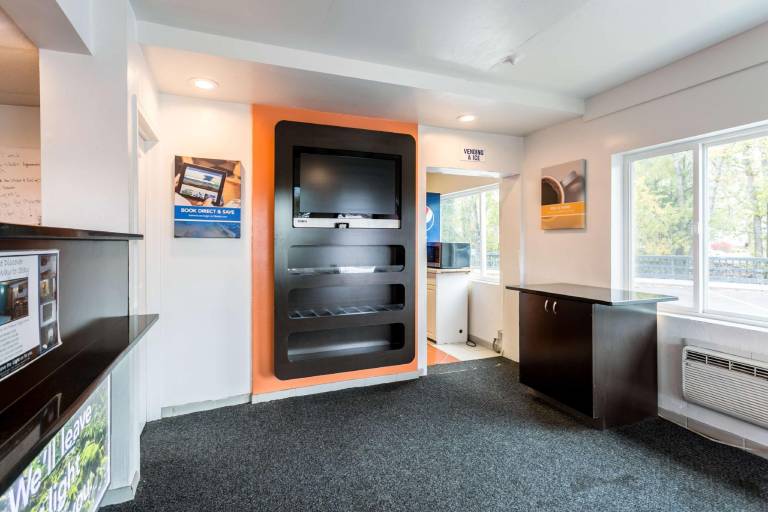 Motel 6 Missoula, MT - University — photo 4