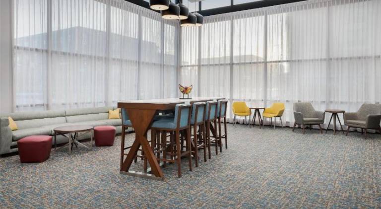Hampton Inn & Suites Omaha-Downtown — photo 4