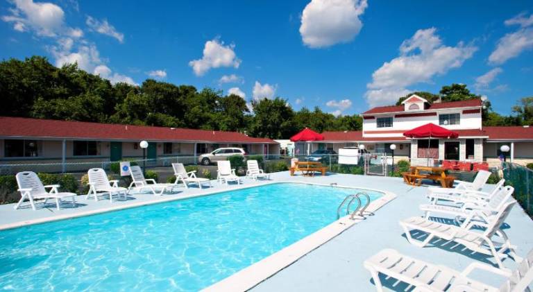 Economy Motel Inn and Suites Somers Point — photo 2
