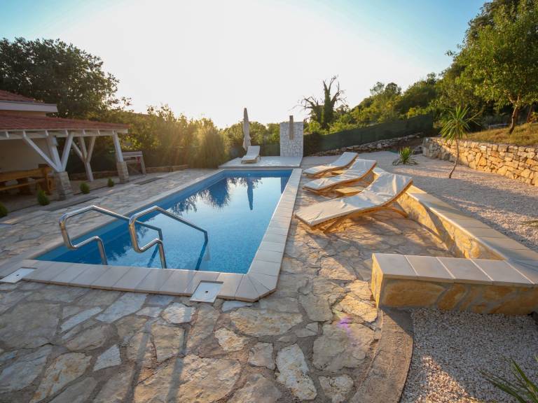 Vacation home with yard, patio & private pool — photo 3