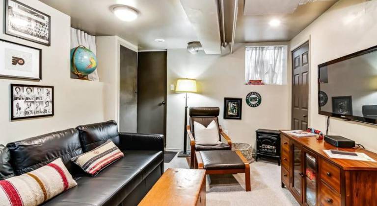 Fully equipped vacation home with BBQ & patio | Next to Love Park | Perfect for remote work | Pets allowed — photo 4