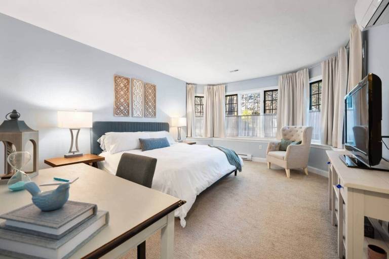 Apartment Hopkinton