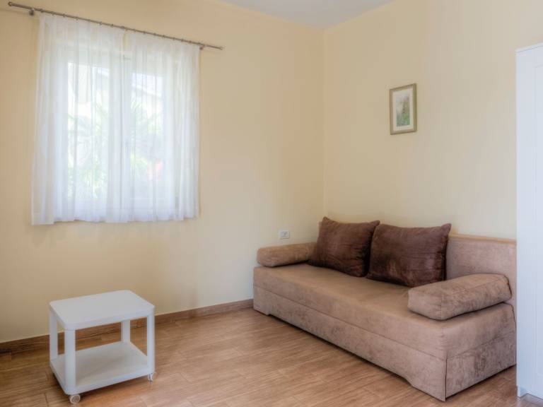 Apartment with BBQ & terrace — photo 4