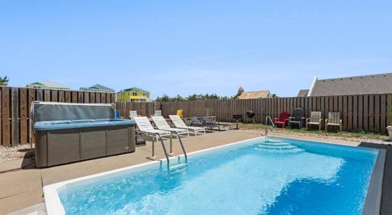 Vacation home with pool & hot tub | Close to the beach | Pets allowed — photo 3
