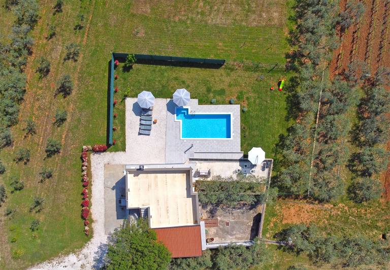 Children-friendly beautiful vacation home with pool, barbeque & terrace | Sea view | Pets are welcome — photo 3