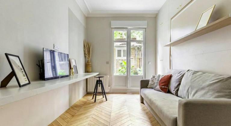 Lovely holiday apartment with terrace | Pet-friendly in Puteaux