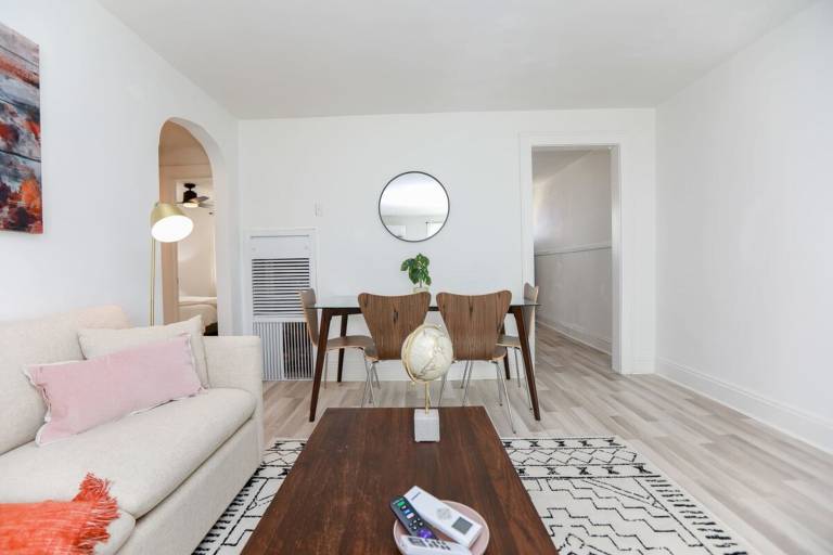 Sojourn on the Bay 2 BR Private Beach Access in Norfolk, VA