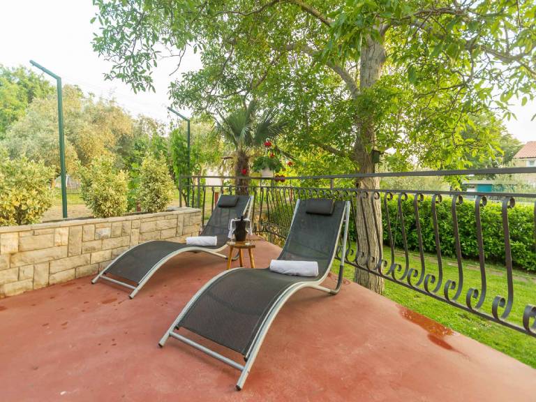 Holiday apartment with terrace and sea view — photo 4
