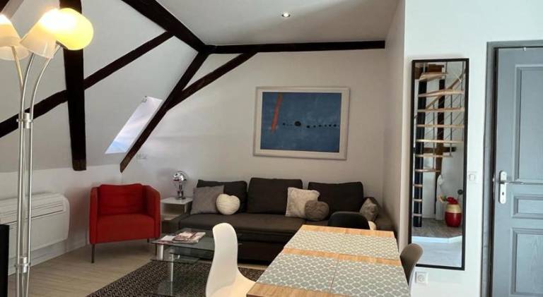 Holiday apartment with patio | Perfect for remote work in Colmar