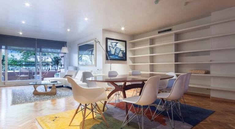 Rental apartment with patio — photo 4
