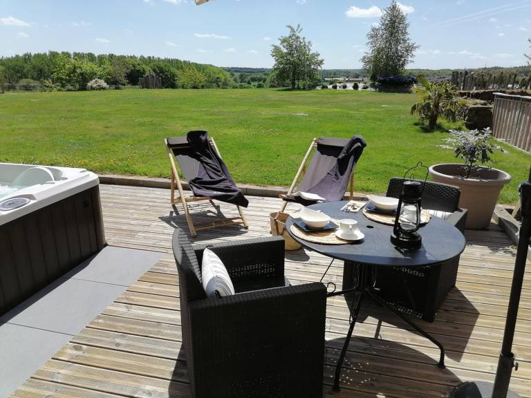 Gite with terrace & yard — photo 3