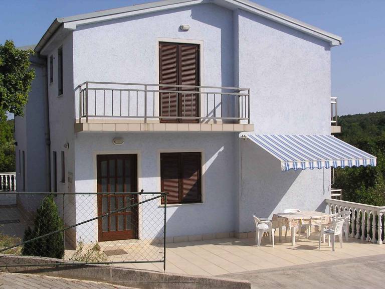 Pleasant holiday apartment with patio, yard & BBQ | Dogs allowed in Crikvenica