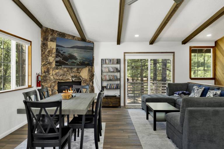 Cabin with jacuzzi & BBQ | Mountain view — photo 4
